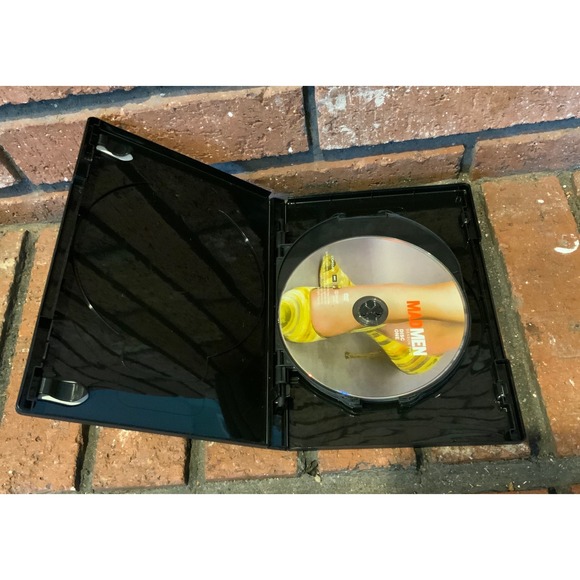 Mad Men Season Two DVD 4 Disc Set 2008 - Picture 3 of 3